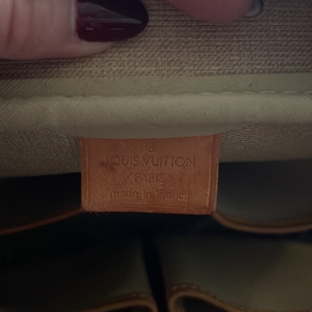 LV Authentic purse - Picture 7 of 11